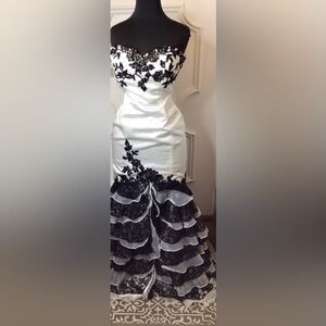 Terani Couture Strapless White gown with black floral design Size 8